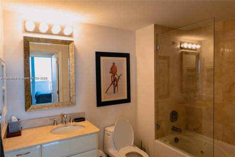 Condo in Miami Beach, Florida, 1 bedroom  № 1888977 - photo 9