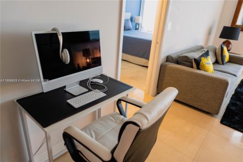 Condo in Miami Beach, Florida, 1 bedroom  № 1888977 - photo 7