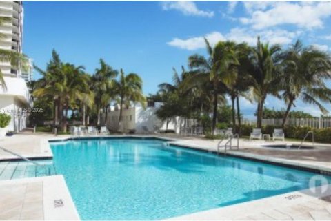 Condo in Miami Beach, Florida, 1 bedroom  № 1888977 - photo 24