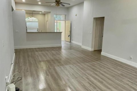 House in Riviera Beach, Florida 3 bedrooms, 136.38 sq.m. № 2417216 - photo 5