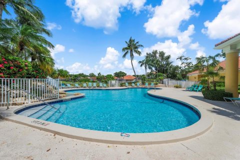 House in Riviera Beach, Florida 3 bedrooms, 136.38 sq.m. № 2417216 - photo 15