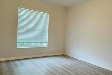 House in Riviera Beach, Florida 3 bedrooms, 136.38 sq.m. № 2417216 - photo 12