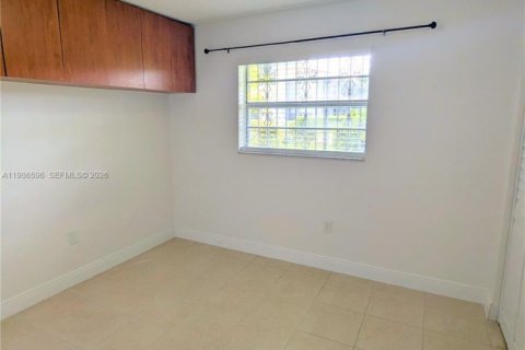 Condominio en alquiler en Opa-locka, Florida, 2 dormitorios, 74.32 m2 № 2052083 - foto 8