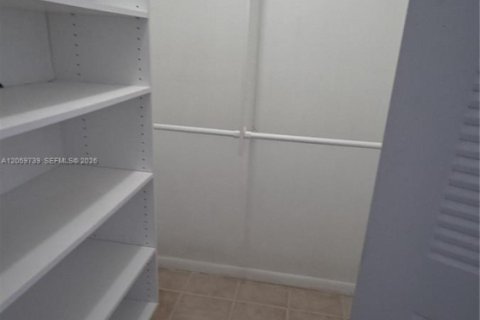 Copropriété à louer à Miami, Floride: 2 chambres, 92.9 m2 № 2265220 - photo 18