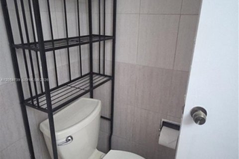 Copropriété à louer à Miami, Floride: 2 chambres, 92.9 m2 № 2265220 - photo 14