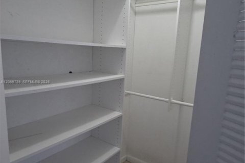 Copropriété à louer à Miami, Floride: 2 chambres, 92.9 m2 № 2265220 - photo 19