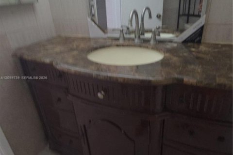 Copropriété à louer à Miami, Floride: 2 chambres, 92.9 m2 № 2265220 - photo 8