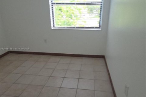 Copropriété à louer à Miami, Floride: 2 chambres, 92.9 m2 № 2265220 - photo 26