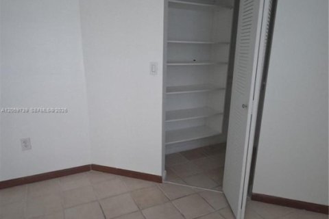 Copropriété à louer à Miami, Floride: 2 chambres, 92.9 m2 № 2265220 - photo 21