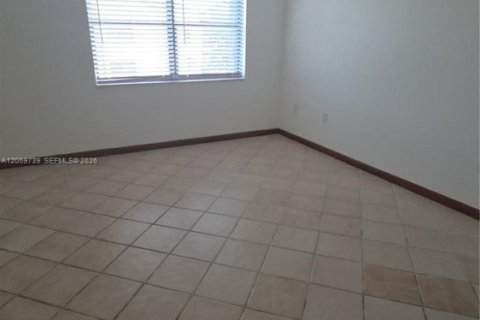 Copropriété à louer à Miami, Floride: 2 chambres, 92.9 m2 № 2265220 - photo 24
