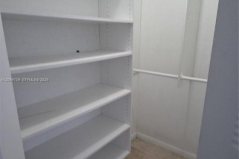 Copropriété à louer à Miami, Floride: 2 chambres, 92.9 m2 № 2265220 - photo 20