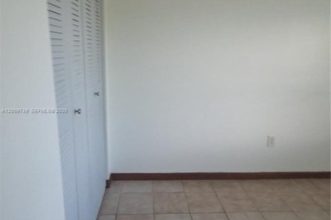 Copropriété à louer à Miami, Floride: 2 chambres, 92.9 m2 № 2265220 - photo 28