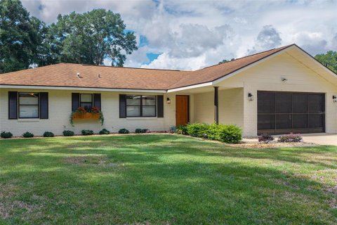 House in Inverness, Florida 3 bedrooms, 122.54 sq.m. № 1841851 - photo 1