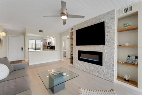 Condominio en venta en Saint Petersburg, Florida, 2 dormitorios, 82.68 m2 № 1907501 - foto 20