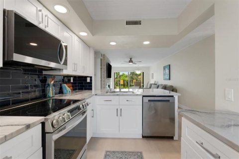 Condominio en venta en Saint Petersburg, Florida, 2 dormitorios, 82.68 m2 № 1907501 - foto 5