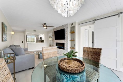 Condominio en venta en Saint Petersburg, Florida, 2 dormitorios, 82.68 m2 № 1907501 - foto 25