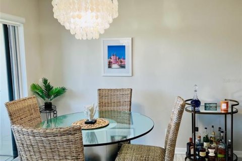 Condominio en venta en Saint Petersburg, Florida, 2 dormitorios, 82.68 m2 № 1907501 - foto 7