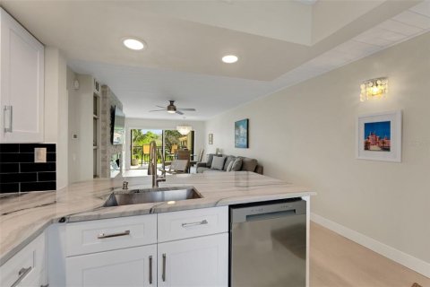 Condominio en venta en Saint Petersburg, Florida, 2 dormitorios, 82.68 m2 № 1907501 - foto 17