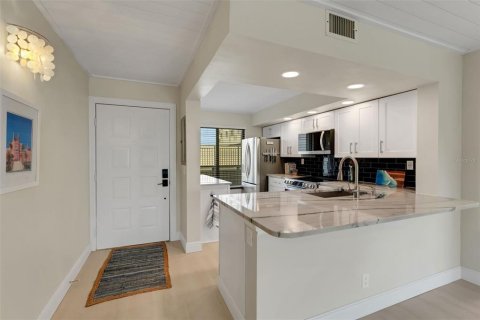 Condominio en venta en Saint Petersburg, Florida, 2 dormitorios, 82.68 m2 № 1907501 - foto 18