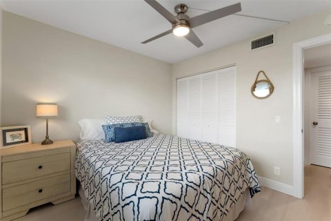 Condominio en venta en Saint Petersburg, Florida, 2 dormitorios, 82.68 m2 № 1907501 - foto 12