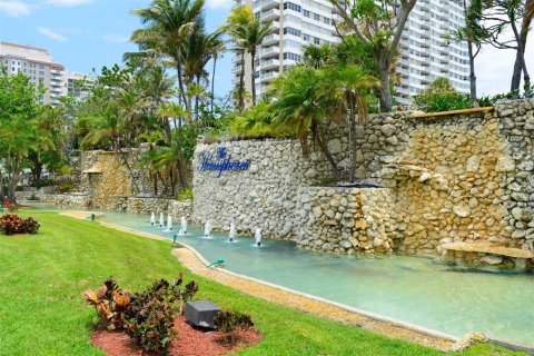 Copropriété à vendre à Hallandale Beach, Floride: 1 chambre, 80.82 m2 № 1946082 - photo 20