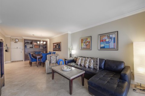 Copropriété à vendre à Hallandale Beach, Floride: 1 chambre, 80.82 m2 № 1946082 - photo 5