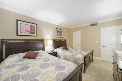 Copropriété à vendre à Hallandale Beach, Floride: 1 chambre, 80.82 m2 № 1946082 - photo 11