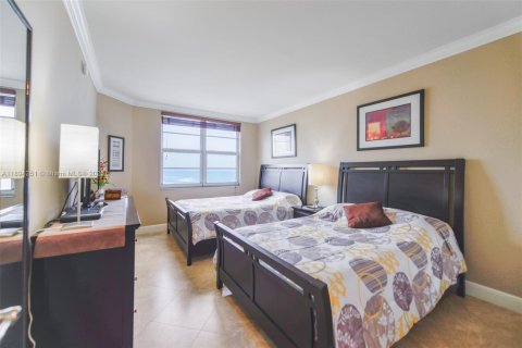 Copropriété à vendre à Hallandale Beach, Floride: 1 chambre, 80.82 m2 № 1946082 - photo 14