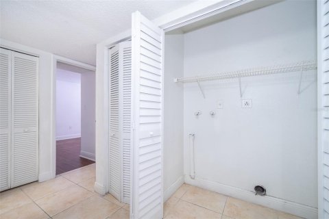 Condo in Orlando, Florida, 2 bedrooms  № 2217712 - photo 4
