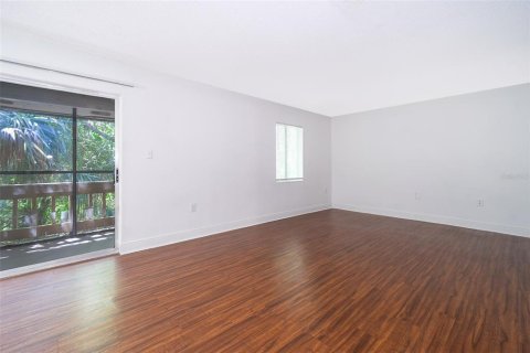 Condo in Orlando, Florida, 2 bedrooms  № 2217712 - photo 11