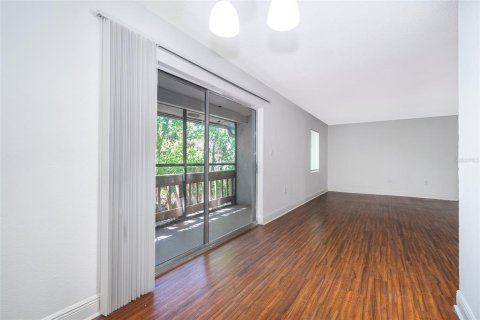 Condo in Orlando, Florida, 2 bedrooms  № 2217712 - photo 8