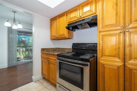 Condo in Orlando, Florida, 2 bedrooms  № 2217712 - photo 6