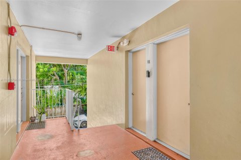 Condominio en venta en South Miami, Florida, 1 dormitorio, 47.38 m2 № 1889127 - foto 14