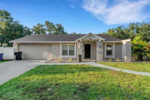 House in Lakeland, Florida 4 bedrooms, 167.22 sq.m. № 1869874 - photo 1