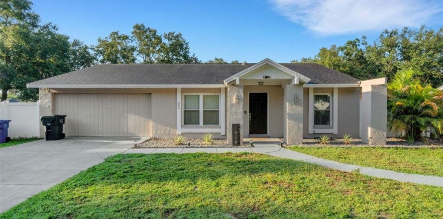 House in Lakeland, Florida 4 bedrooms, 167.22 sq.m. № 1869874