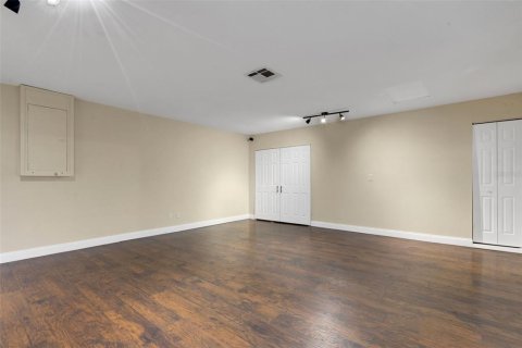 House in Lakeland, Florida 4 bedrooms, 167.22 sq.m. № 1869874 - photo 9