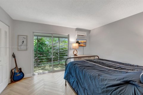 Condominio en venta en Deerfield Beach, Florida, 1 dormitorio, 54.35 m2 № 1732037 - foto 14
