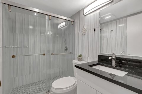 Condominio en venta en Deerfield Beach, Florida, 1 dormitorio, 54.35 m2 № 1732037 - foto 12