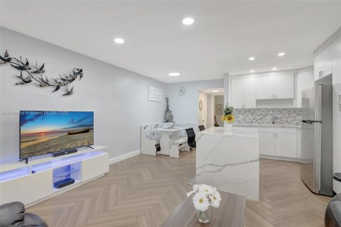 Condominio en venta en Deerfield Beach, Florida, 1 dormitorio, 54.35 m2 № 1732037 - foto 6