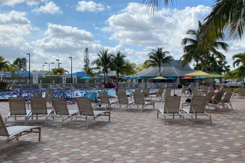 Condominio en venta en Deerfield Beach, Florida, 1 dormitorio, 54.35 m2 № 1732037 - foto 24