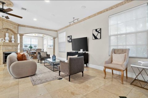 Villa ou maison à vendre à Hollywood, Floride: 4 chambres, 303.79 m2 № 1995863 - photo 15