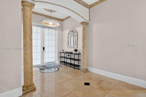 Villa ou maison à vendre à Hollywood, Floride: 4 chambres, 303.79 m2 № 1995863 - photo 13