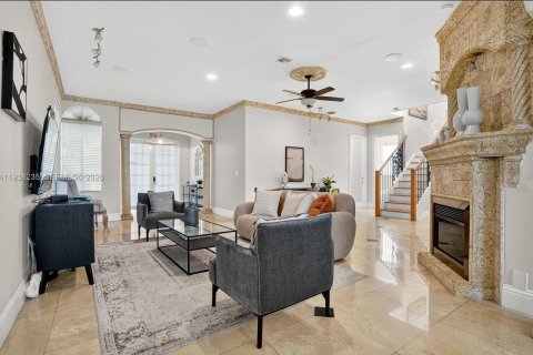 Villa ou maison à vendre à Hollywood, Floride: 4 chambres, 303.79 m2 № 1995863 - photo 16