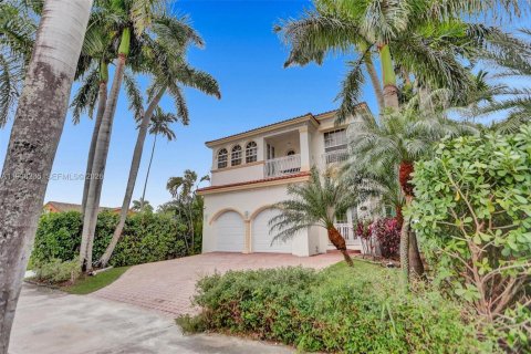 Villa ou maison à vendre à Hollywood, Floride: 4 chambres, 303.79 m2 № 1995863 - photo 2