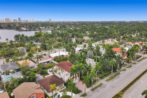 Villa ou maison à vendre à Hollywood, Floride: 4 chambres, 303.79 m2 № 1995863 - photo 11
