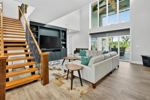 Villa ou maison à vendre à Port St. Lucie, Floride: 5 chambres, 387.87 m2 № 2013402 - photo 5