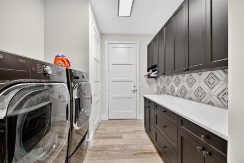 Villa ou maison à vendre à Port St. Lucie, Floride: 5 chambres, 387.87 m2 № 2013402 - photo 24