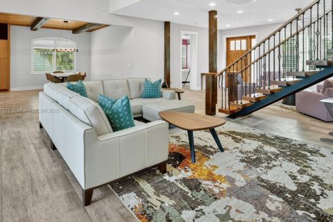 Villa ou maison à vendre à Port St. Lucie, Floride: 5 chambres, 387.87 m2 № 2013402 - photo 7