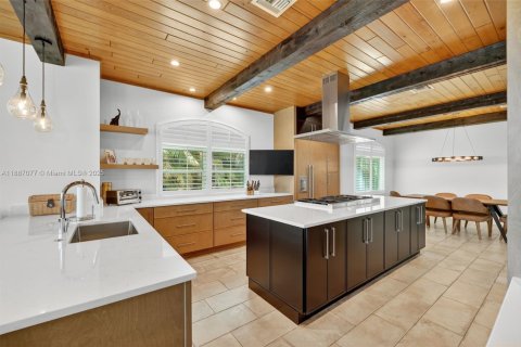 Villa ou maison à vendre à Port St. Lucie, Floride: 5 chambres, 387.87 m2 № 2013402 - photo 10