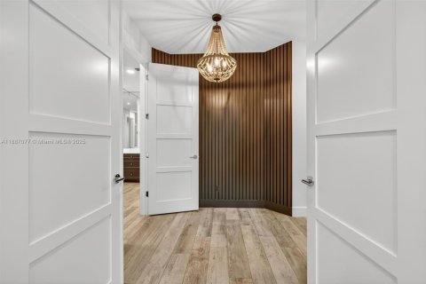 Villa ou maison à vendre à Port St. Lucie, Floride: 5 chambres, 387.87 m2 № 2013402 - photo 14